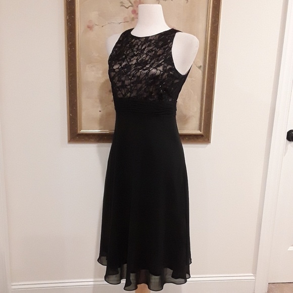 Evan Picone Dresses & Skirts - EVAN PICONE Chiffon Black Flowy Dress